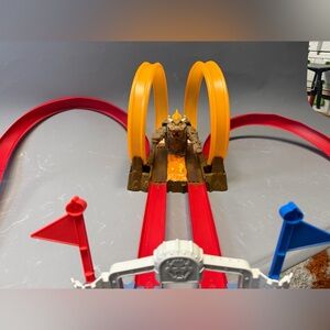 Hot Wheels Mario Kart Bowser’s Castle Chaos Track Set